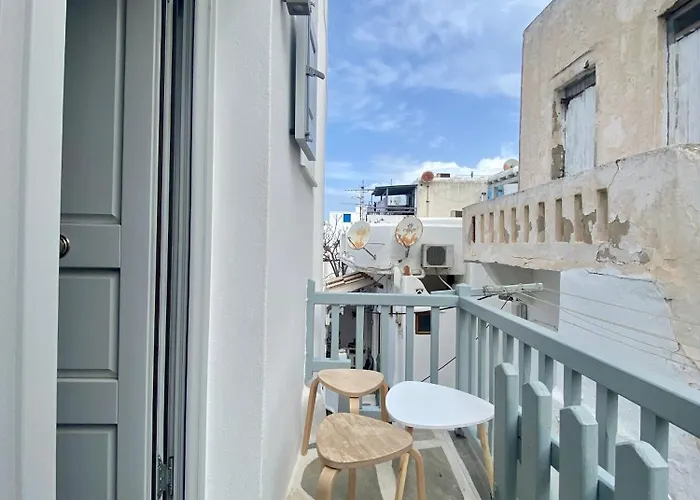 Elenita's Flat דירה *