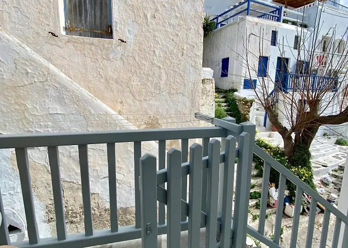 Elenita's Flat דירה *